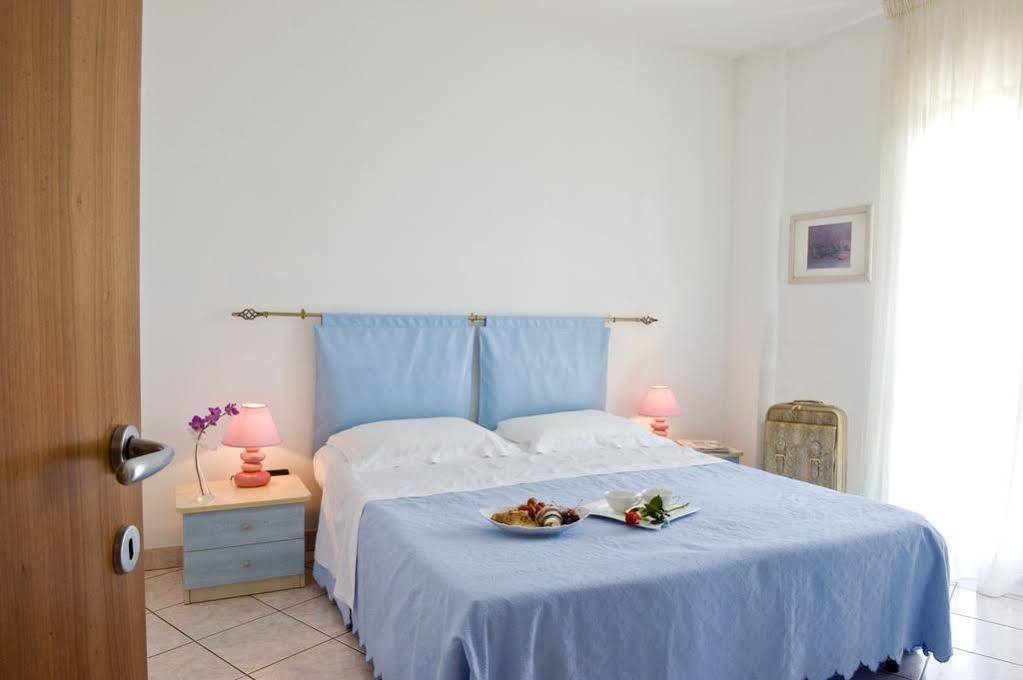 Residence Acquamarina ซัน เบเนเดตโต เดล ตรอนโต ภายนอก รูปภาพ